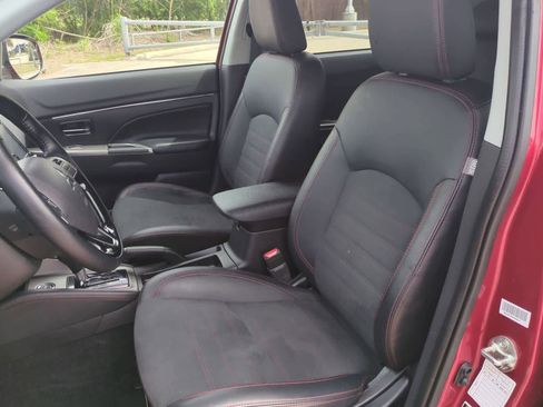 Used 2025 Mitsubishi Outlander Sport SE AWD/4WD image 18