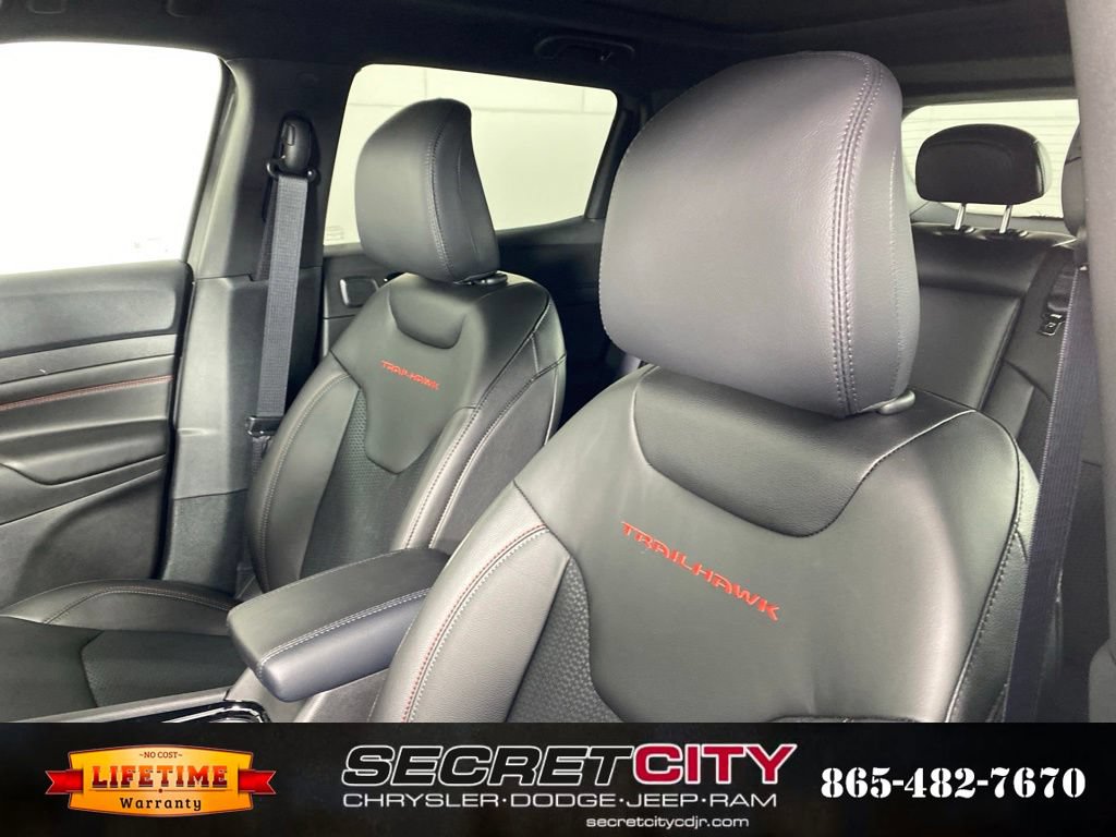 New 2026 Jeep Compass Trailhawk w/ Sun, Sound & Navigation Group AWD/4WD image 10