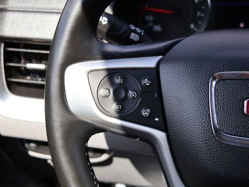 Used 2024 GMC Terrain SLT image 13