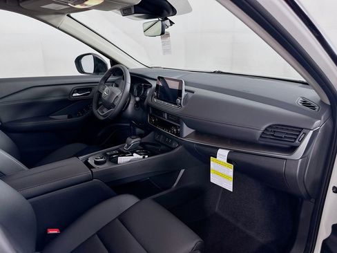 New 2026 Nissan Rogue SV AWD/4WD image 37