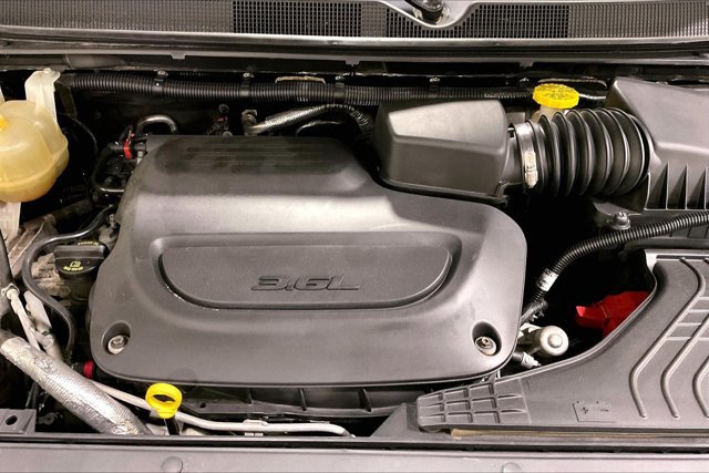 Used 2019 Chrysler Pacifica Touring-L Plus FWD image 10