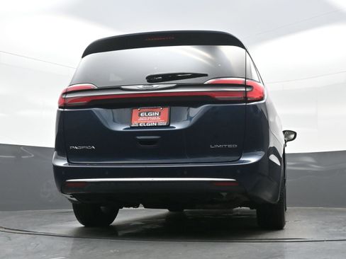 Used 2024 Chrysler Pacifica Limited image 28