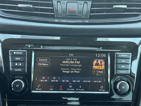 Used 2019 Nissan Rogue SV w/ Premium Package image 24