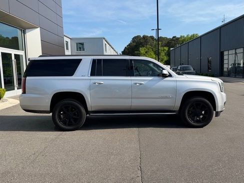 Used 2017 GMC Yukon XL SLT image 6