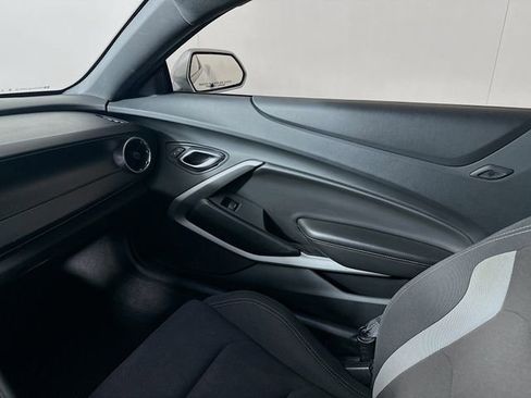 Used 2018 Chevrolet Camaro LT image 21