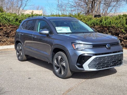 New 2026 Volkswagen Taos SE AWD/4WD image 3