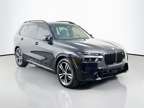 Used 2025 BMW X7 M60i w/ Executive Package image 3
