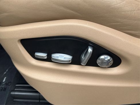 Used 2019 Porsche Cayenne AWD/4WD image 42