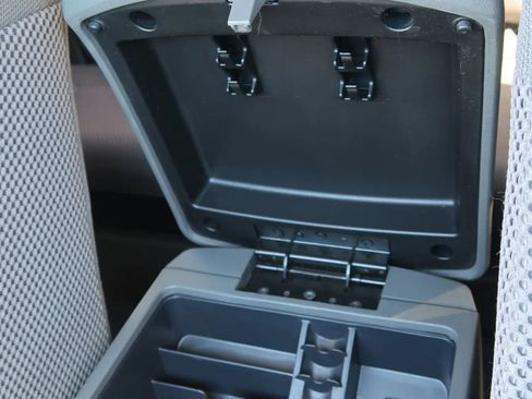 Used 2019 Nissan Frontier SV image 32