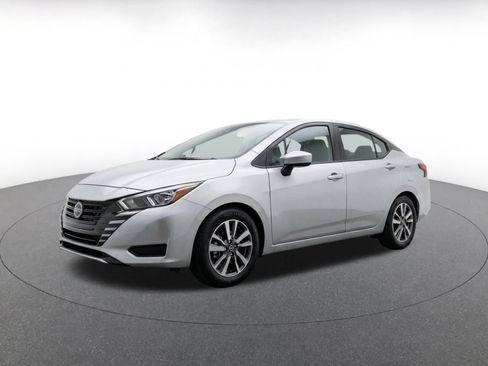 Used 2025 Nissan Versa SV FWD image 3