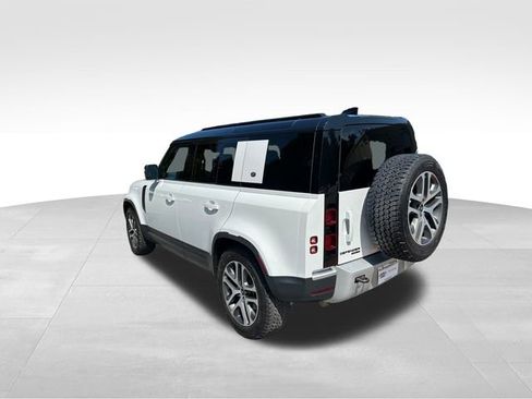 Used 2020 Land Rover Defender 110 SE image 3