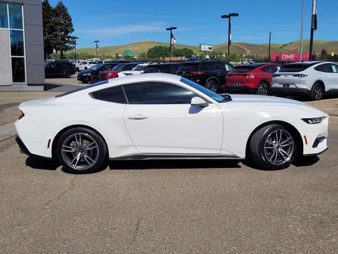 Used 2024 Ford Mustang Coupe RWD image 3