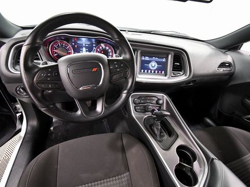 Used 2022 Dodge Challenger GT image 17