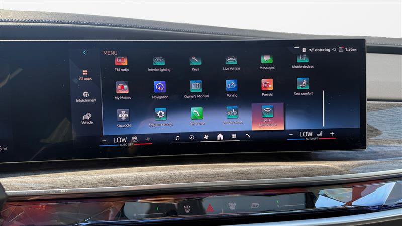 Used 2023 BMW i7 xDrive60 AWD/4WD image 25