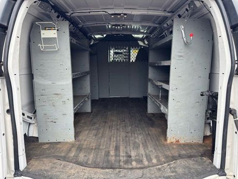 Used 2017 Chevrolet Express 2500 image 19