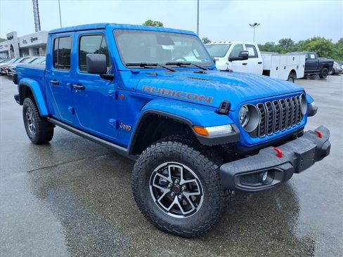 New 2026 Jeep Gladiator Rubicon w/ Steel Power Dome Hood Package AWD/4WD image 2