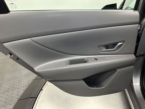 Used 2025 Hyundai Elantra SEL FWD image 29