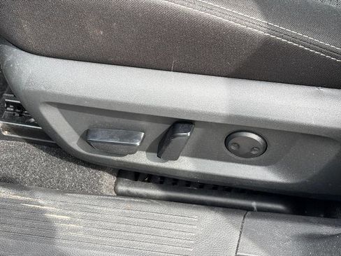 Used 2022 Nissan Rogue SV image 19