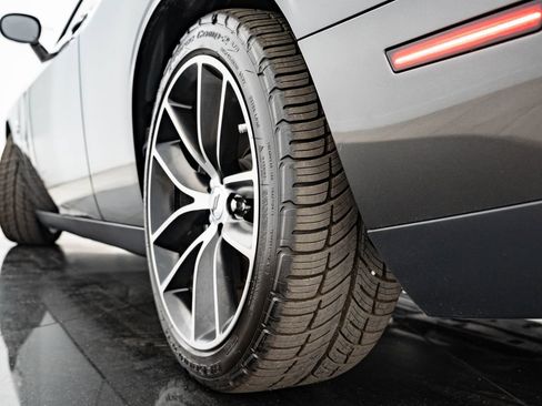 Used 2017 Dodge Challenger R/T Scat Pack w/ Leather Interior Group RWD image 44
