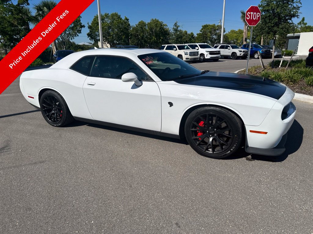 Used 2016 Dodge Challenger SRT Hellcat RWD image 4