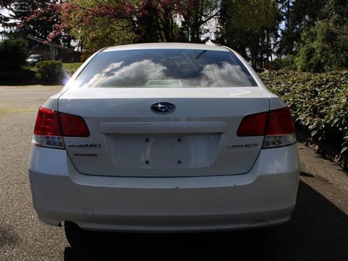 Used 2010 Subaru Legacy 2.5i AWD/4WD image 10
