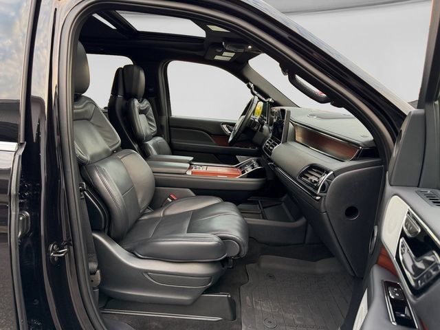 Used 2024 Lincoln Navigator L Reserve AWD/4WD image 14