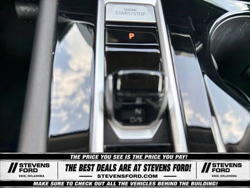 Used 2025 Volkswagen Atlas SE AWD/4WD image 25