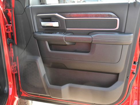 Used 2024 RAM 2500 Big Horn w/ Night Edition AWD/4WD image 48
