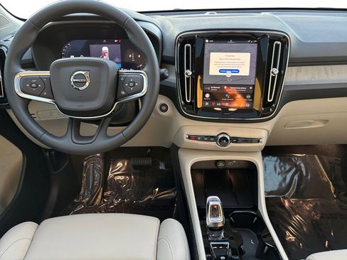 New 2026 Volvo XC40 B5 Ultra w/ Protection Package Premier image 8