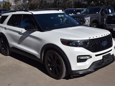 Used 2020 Ford Explorer ST w/ ST Street Pack image 4