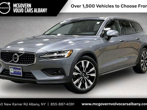 Used 2021 Volvo V60 T5 Cross Country w/ Climate Package AWD/4WD image 1