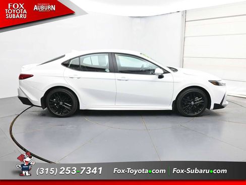 Used 2025 Toyota Camry SE w/ Convenience Package FWD image 19