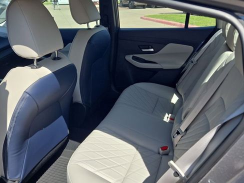 New 2026 Nissan Sentra SL FWD image 9