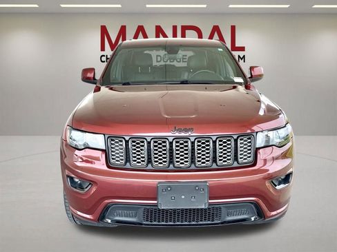Used 2022 Jeep Grand Cherokee Laredo X AWD/4WD image 3