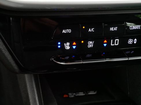 Used 2023 Chevrolet Bolt EUV Premier w/ Sun & Sound Package FWD image 29