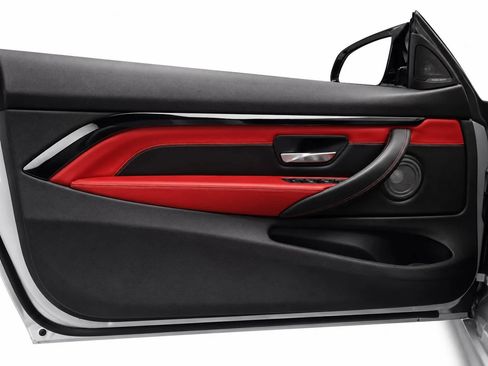 Used 2016 BMW M4 Convertible RWD image 17