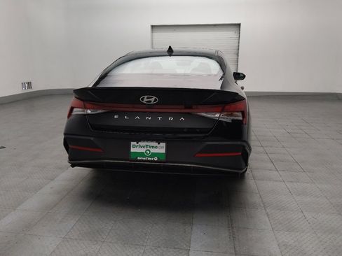 Used 2025 Hyundai Elantra Sport image 7