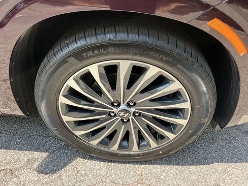 Used 2024 Hyundai Palisade Calligraphy AWD/4WD image 10