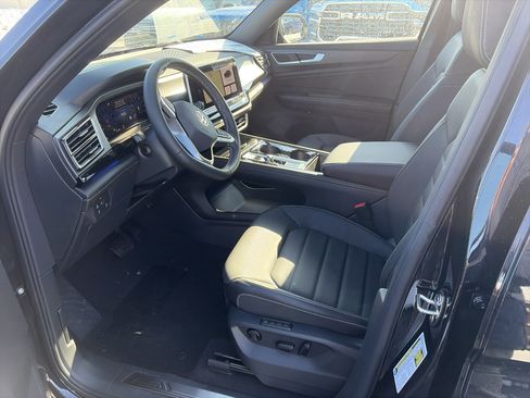 New 2026 Volkswagen Atlas Cross Sport SEL image 9