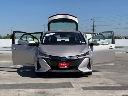 Used 2021 Toyota Prius Prime XLE w/ Carpet Mat Package (TMS) FWD image 28