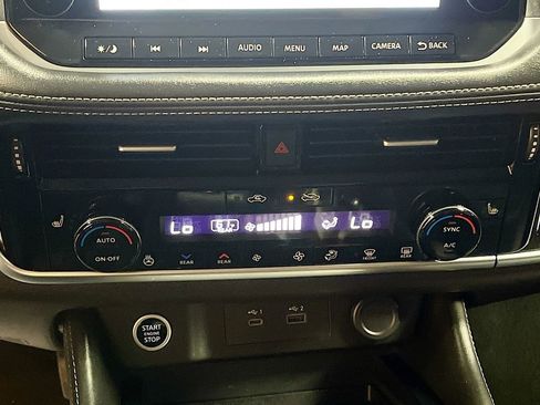 Used 2023 Nissan Rogue SL w/ SL Premium Package FWD image 16