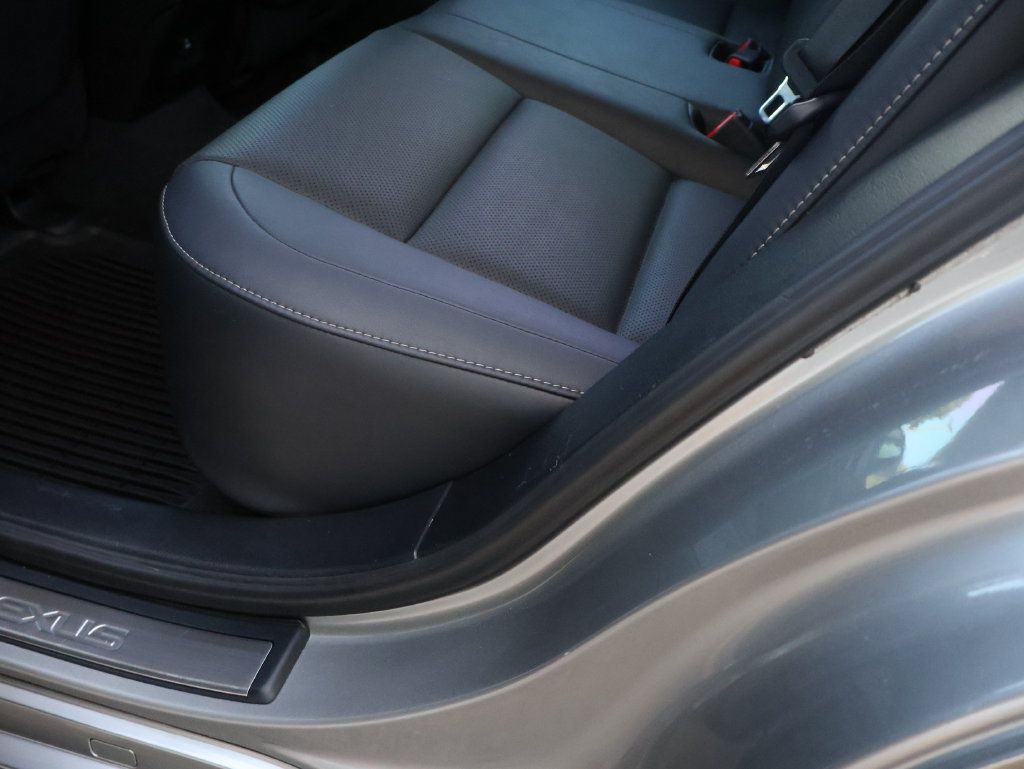 Used 2016 Lexus ES 350 w/ Premium Package w/Wood Trim FWD image 19