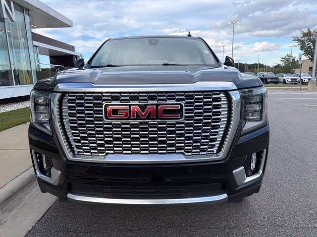 Used 2021 GMC Yukon Denali w/ Denali Premium Package AWD/4WD image 9