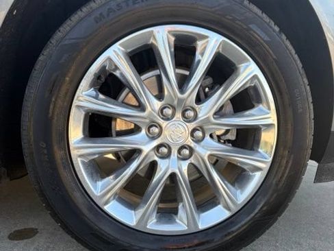 Used 2020 Buick Enclave Essence w/ Sound and Sites Package FWD image 13