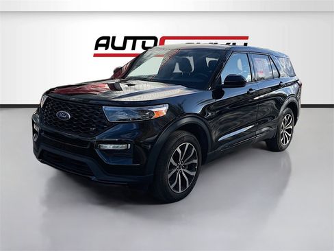 Used 2022 Ford Explorer ST image 3