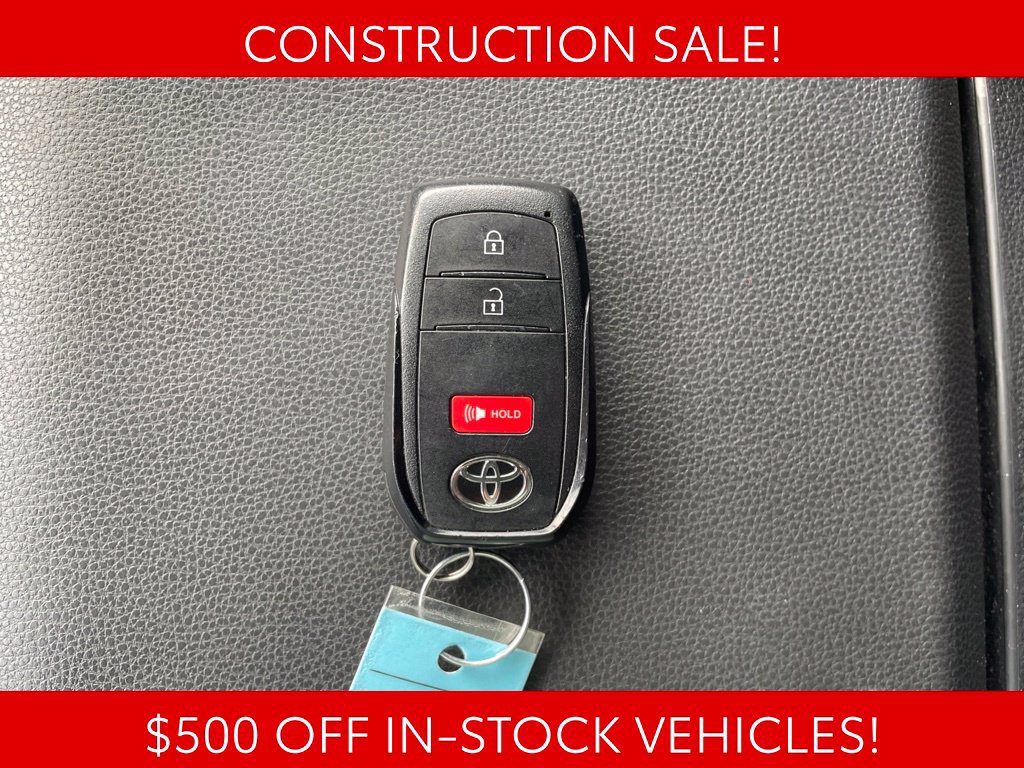 Used 2025 Toyota 4Runner SR5 AWD/4WD image 22