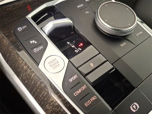 Used 2023 BMW 330i xDrive Sedan w/ Premium Package image 17