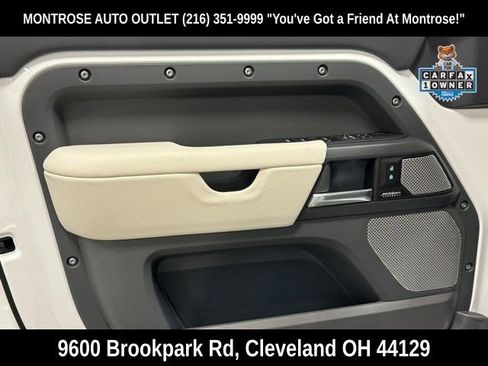 Used 2024 Land Rover Defender 130 X-Dynamic SE image 12