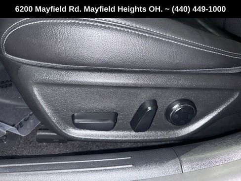 Used 2025 Genesis G70 2.5T image 19