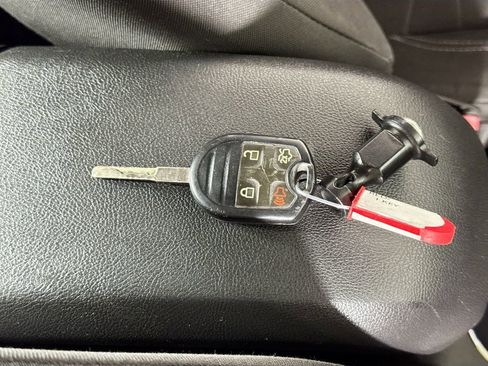 Used 2015 Ford Fiesta SE FWD image 33